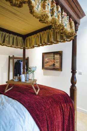 The Loft at Hewletts Farm - Stunning Apartment on The Cotswold Way Close to Cheltenham
